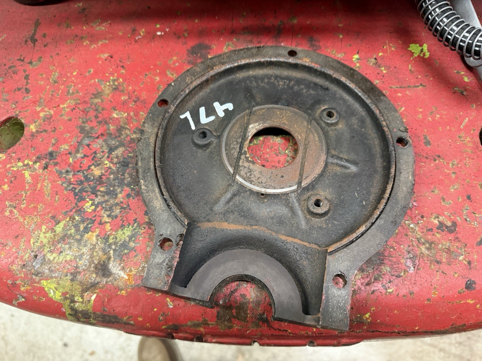 47100985