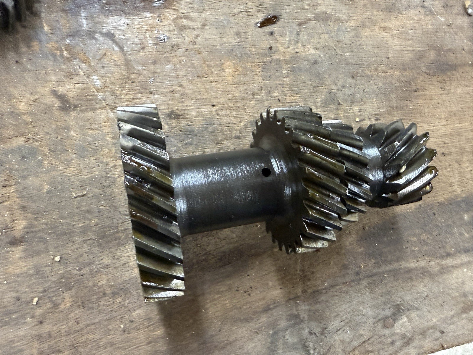 47762704