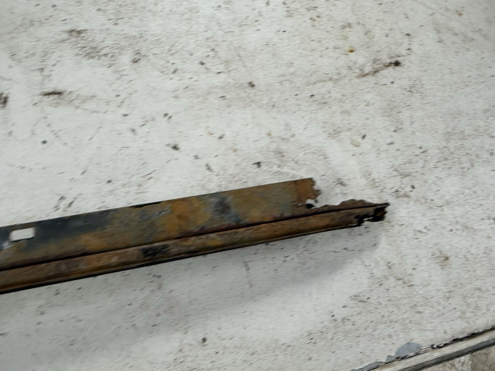 47018582