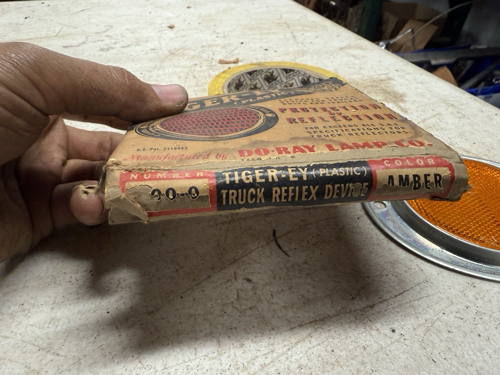 Vintage Tiger-Ey Plastic Reflector No.100-0 Do-Ray in Original Box