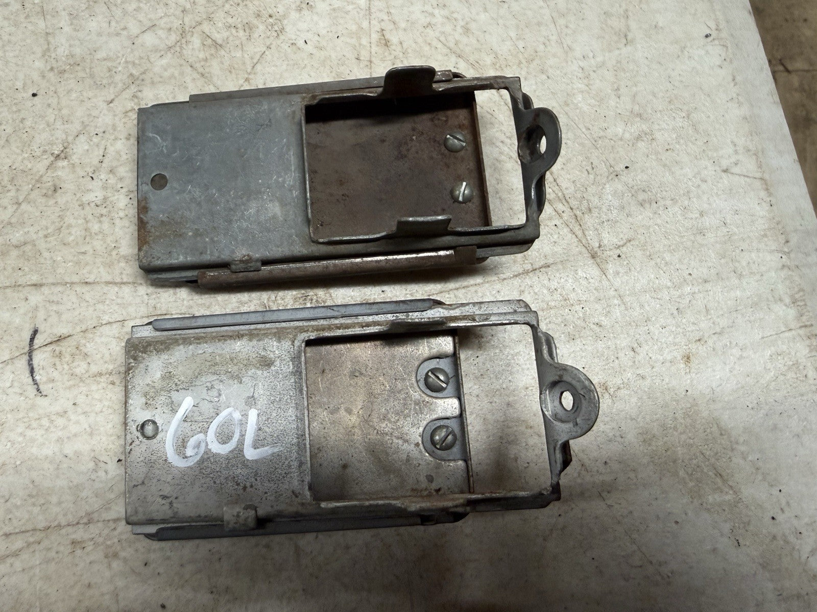 47100253