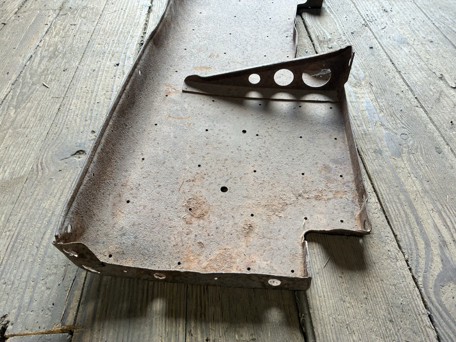 47327173