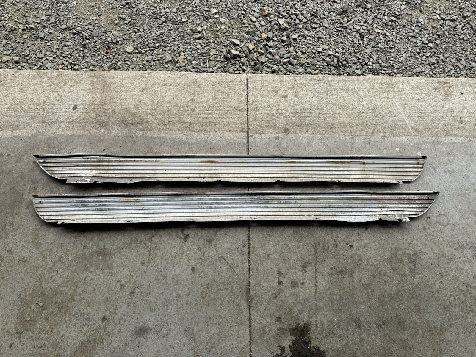 1962 Corvette Rocker Panels Molding (PAIR) Panel Left Right
