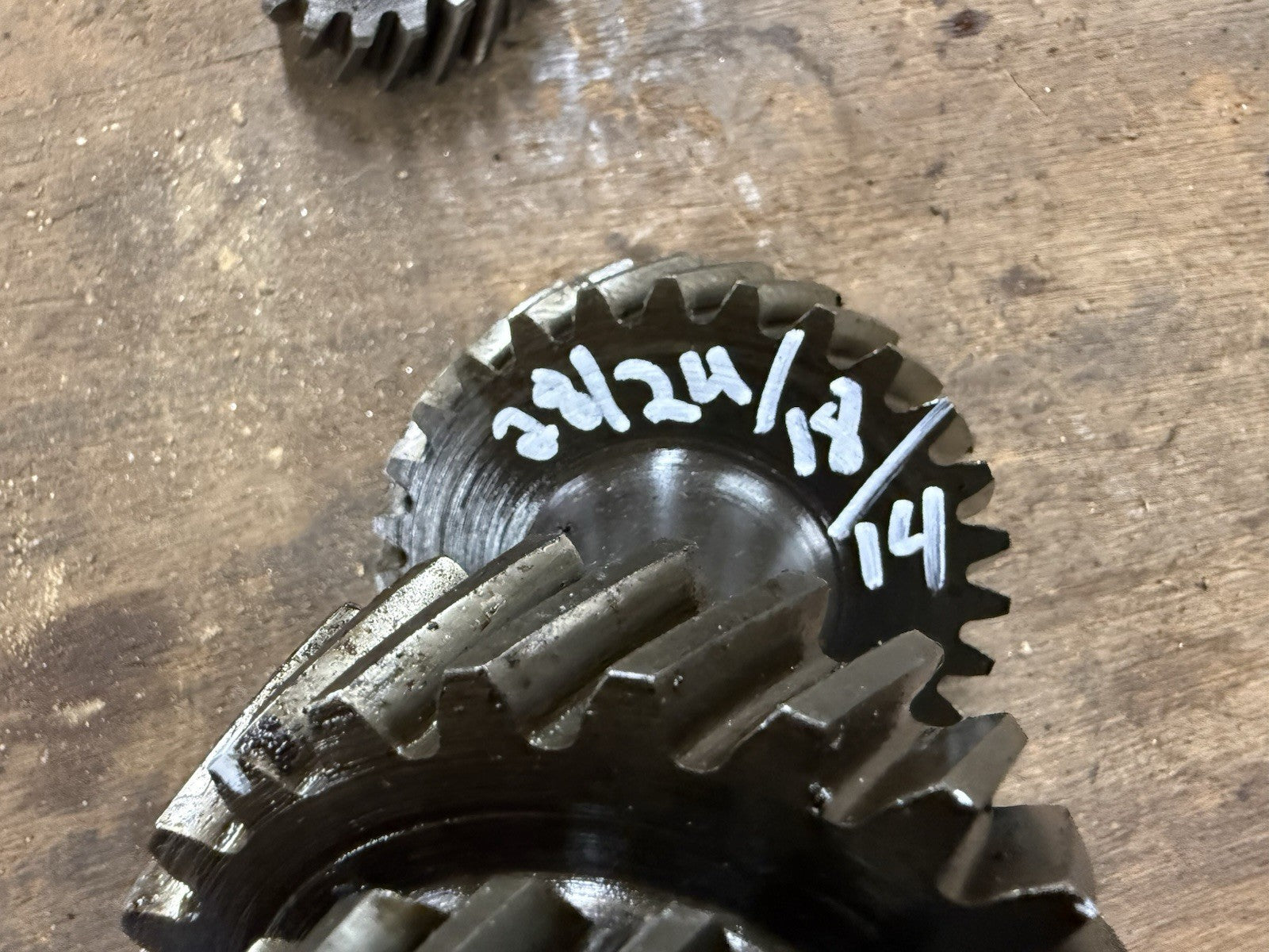 47762704