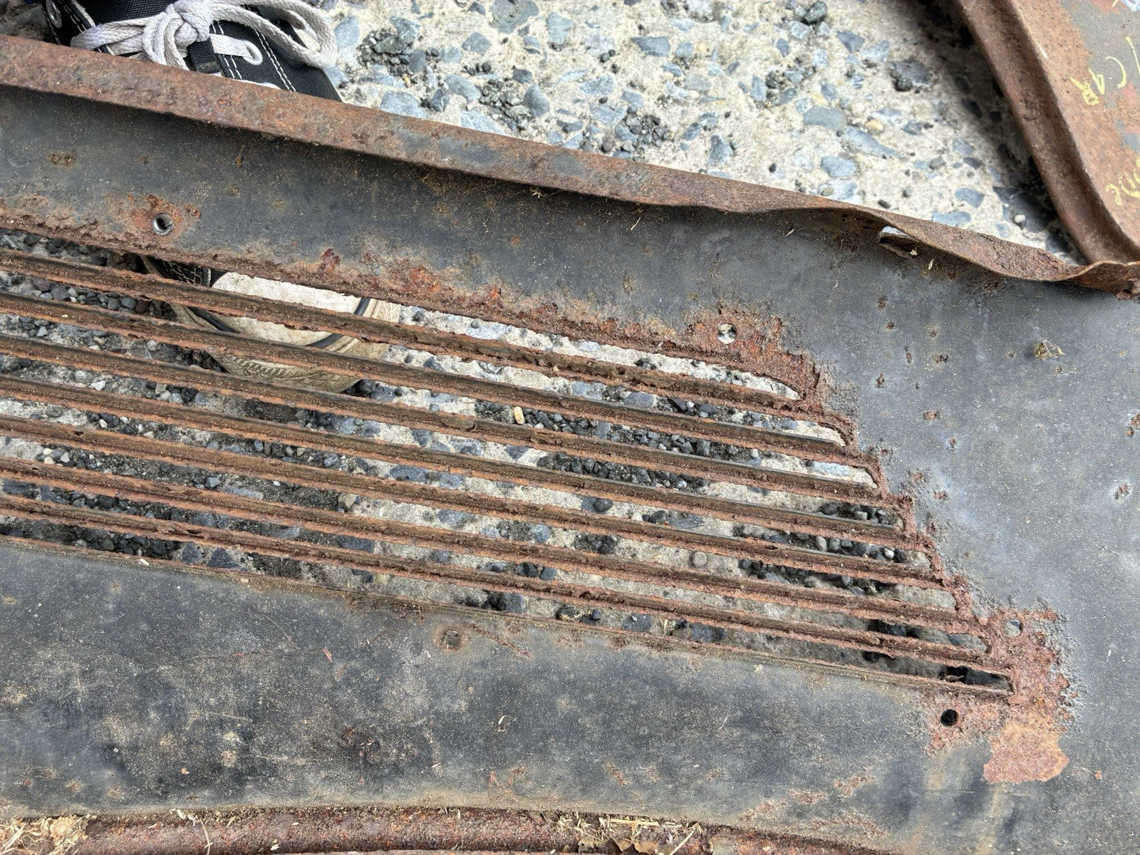 47328501