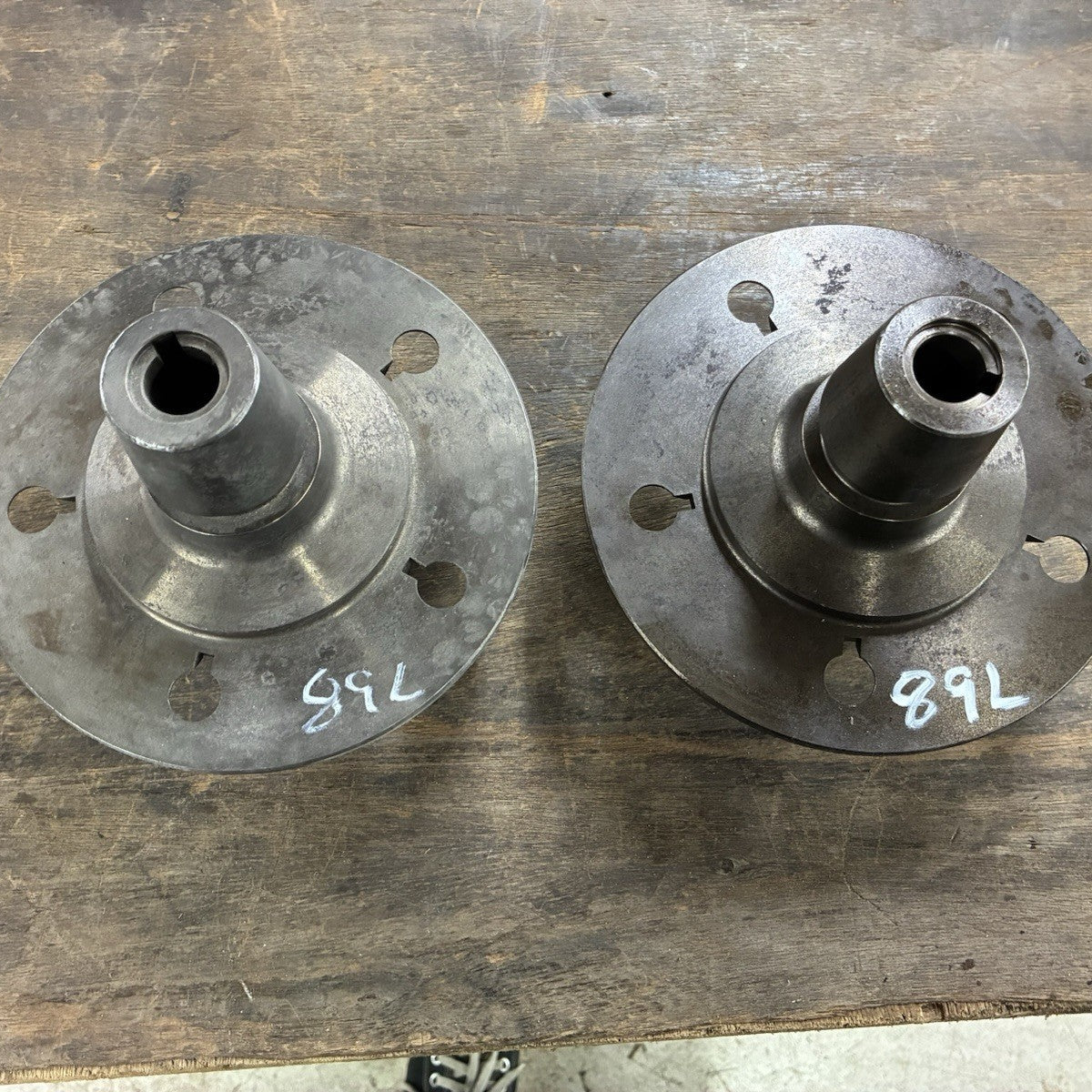 Banjo Type Rear Axle New Pair 1940 Ford Banjo Rear Axle Wheel Hub 5x5.5 Coupe Sedan Roadste ...