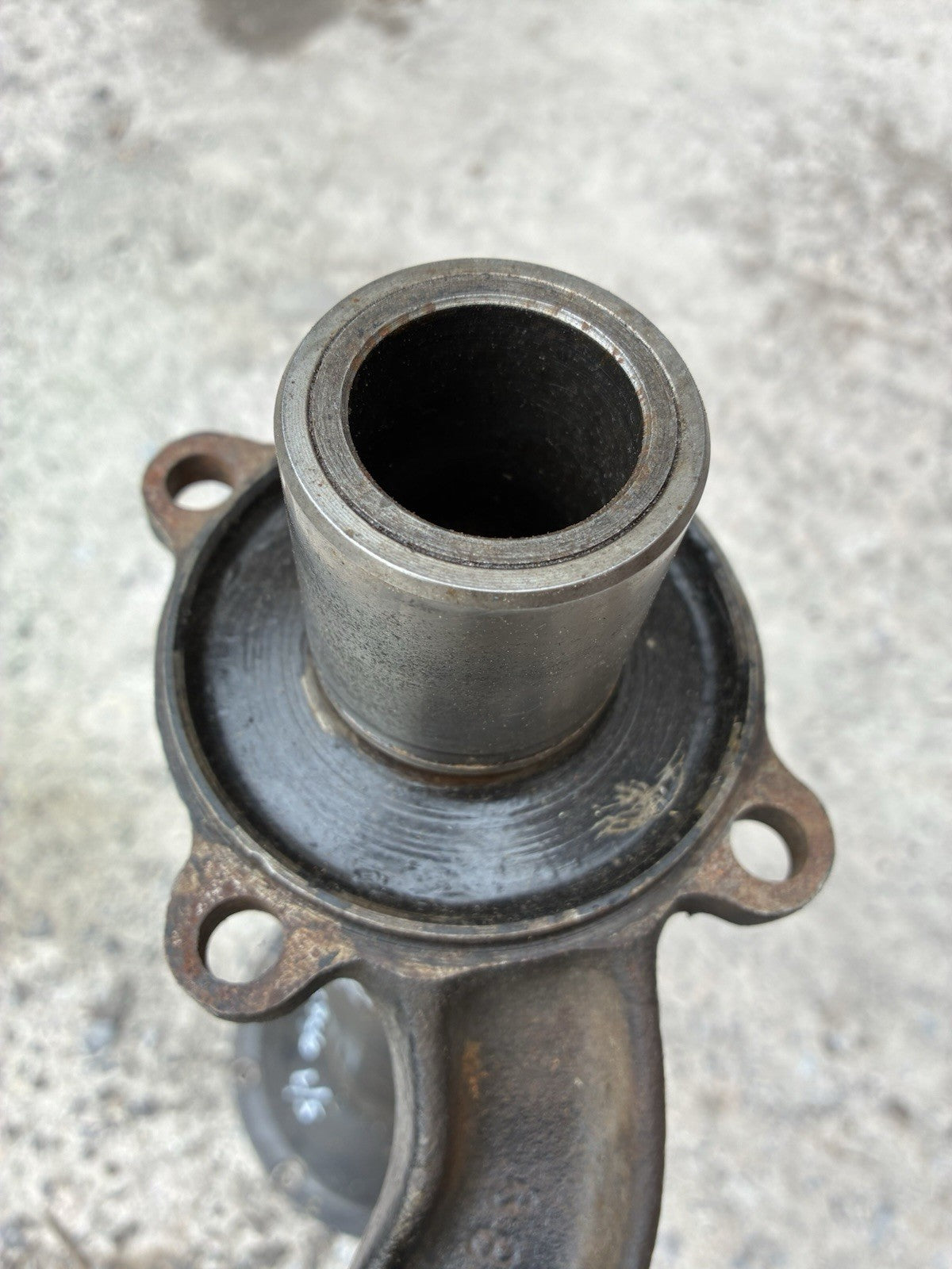 1937 1938 1939 1940 Ford Banjo Rear Axle Bell Left Side Coupe