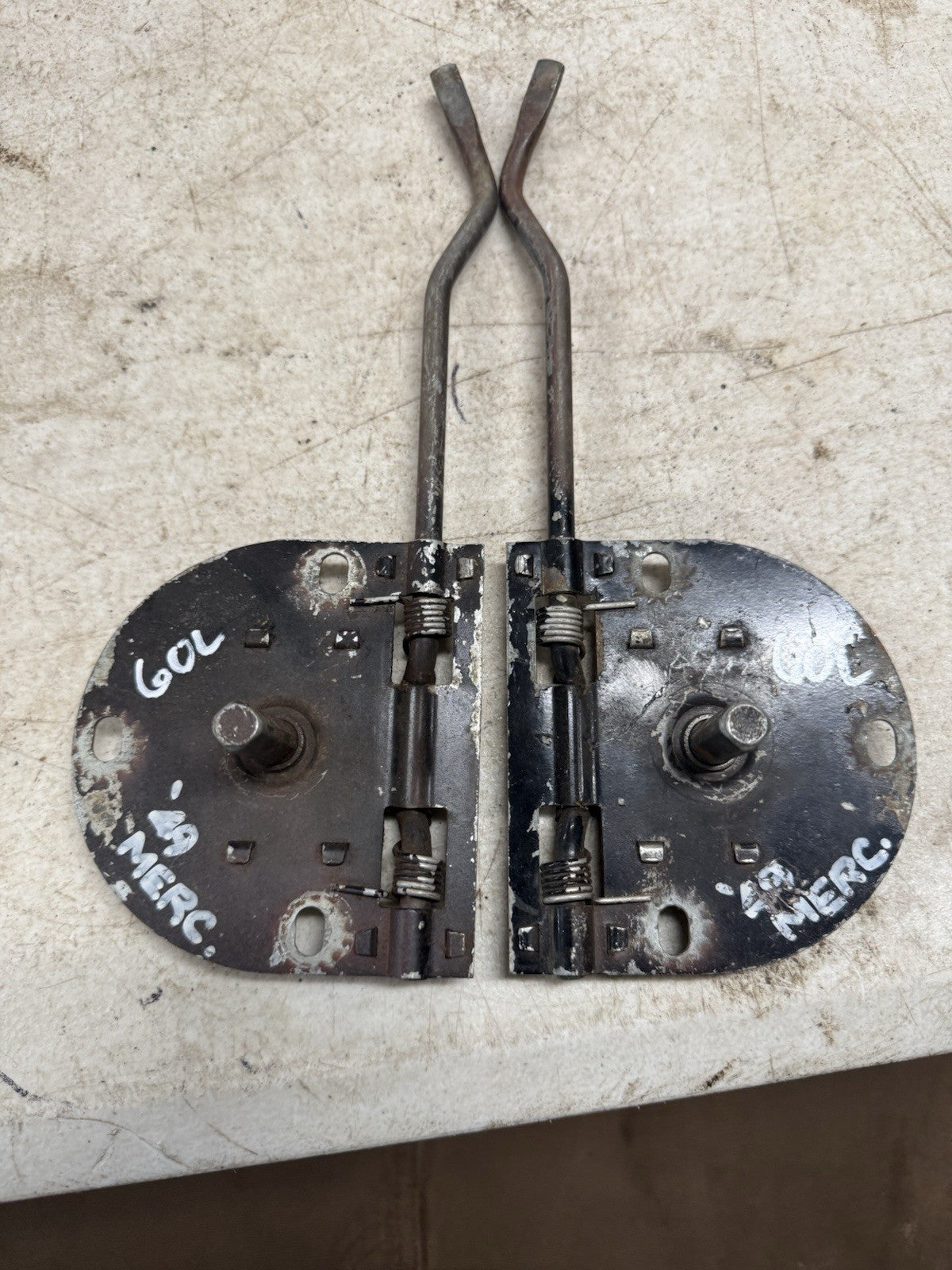 47093382