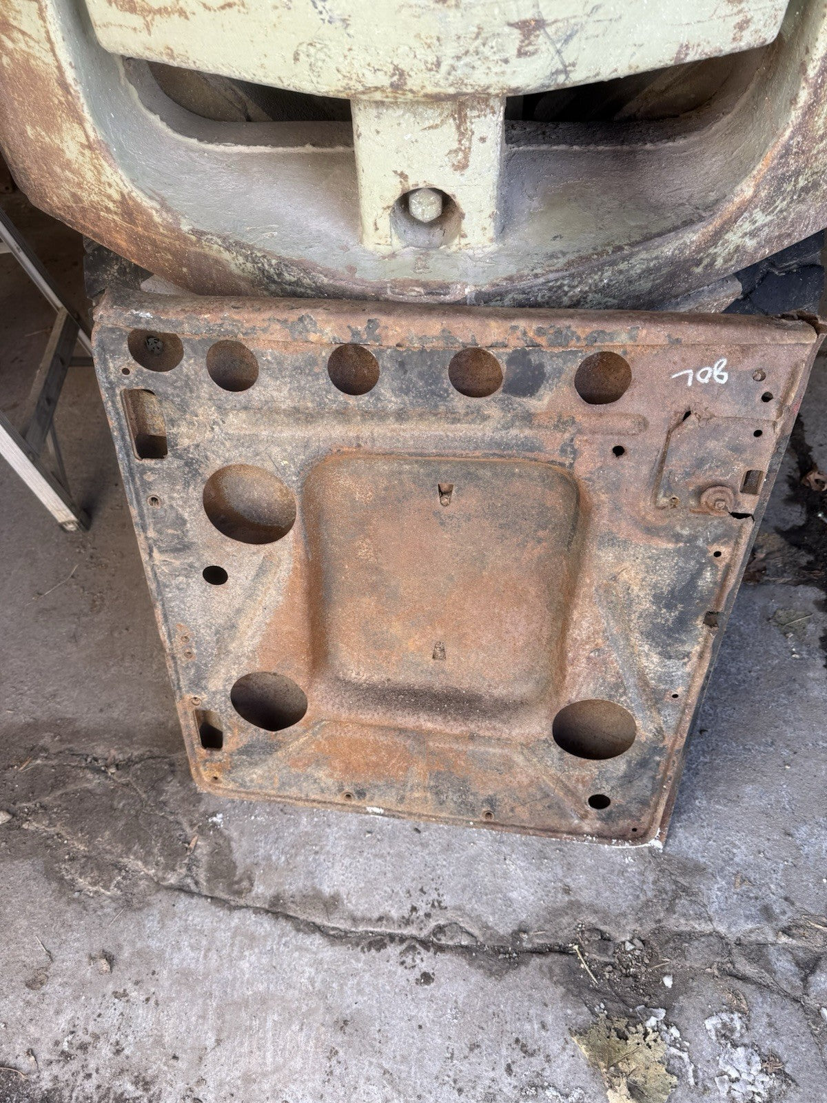 47075044