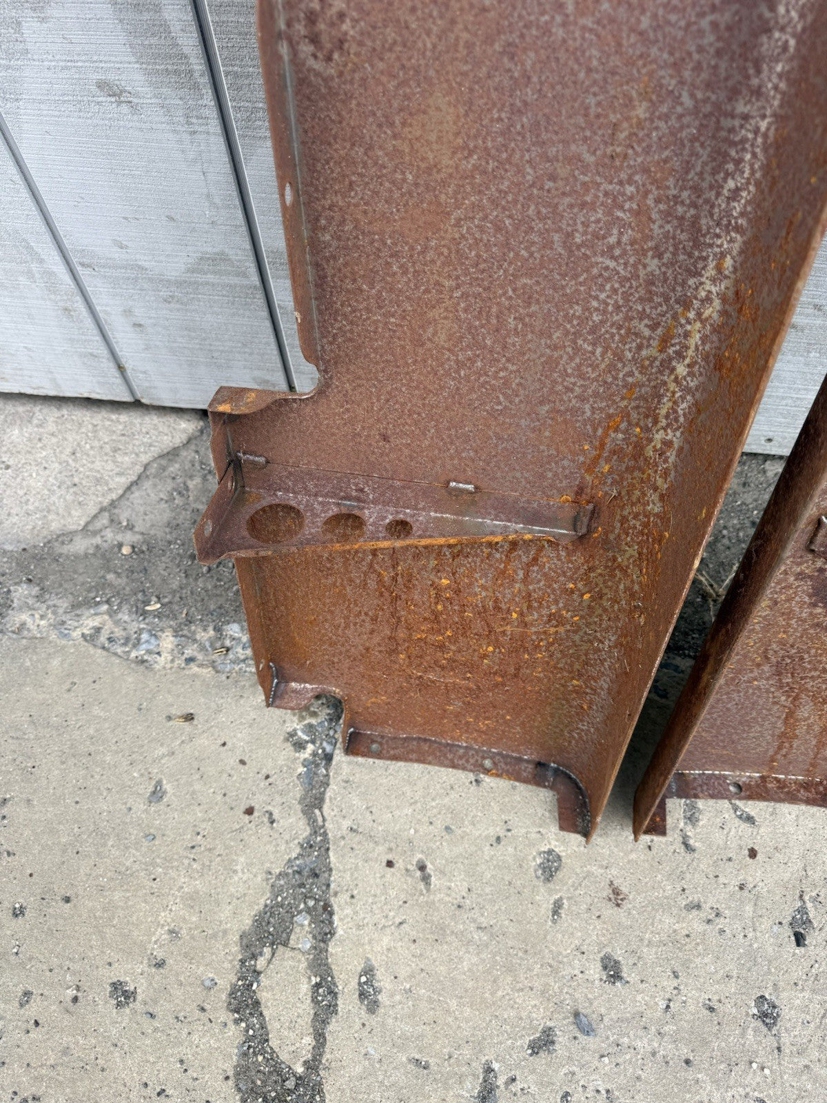 47328402