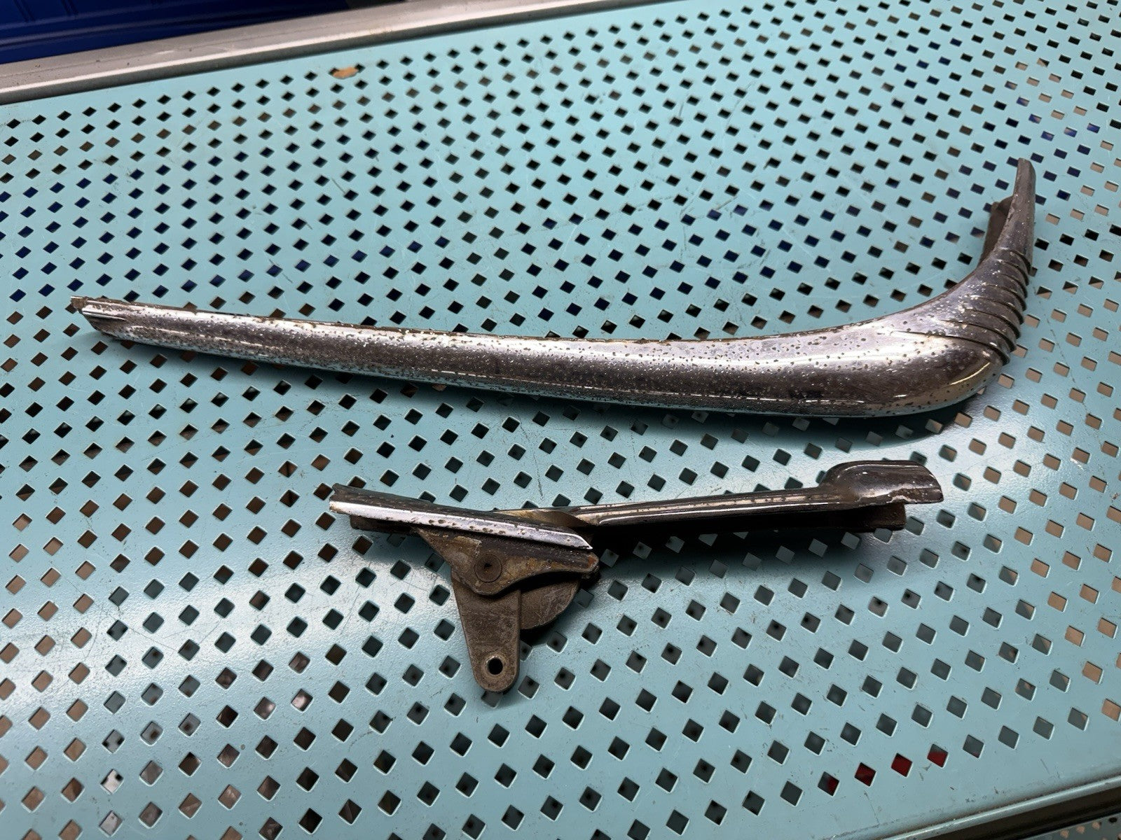 47075043