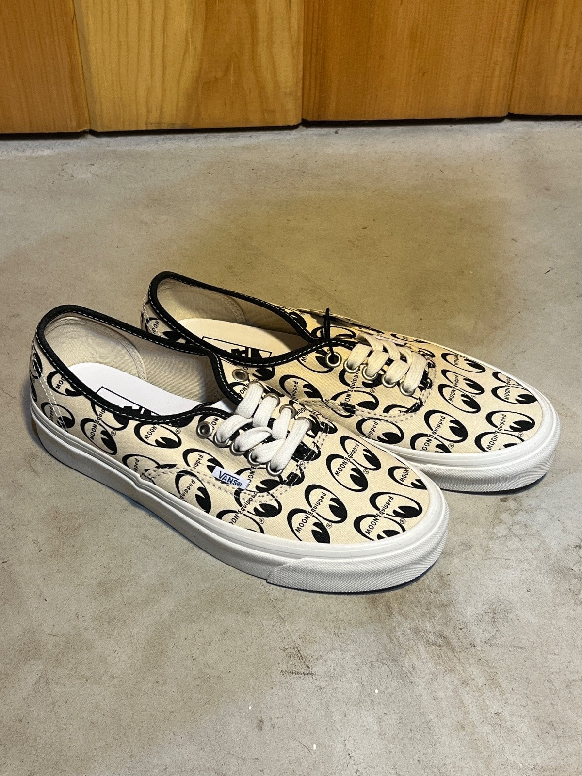 DS NWB Size 7 - VANS Mooneyes x Authentic 44 DX Anaheim Factory