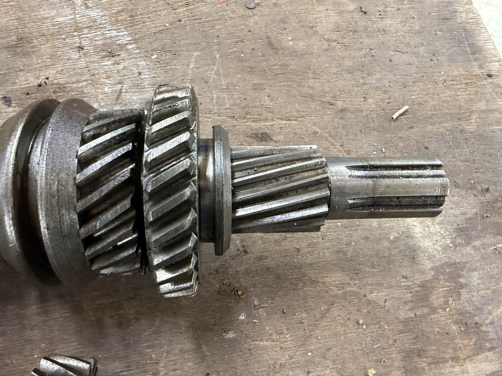 47762704