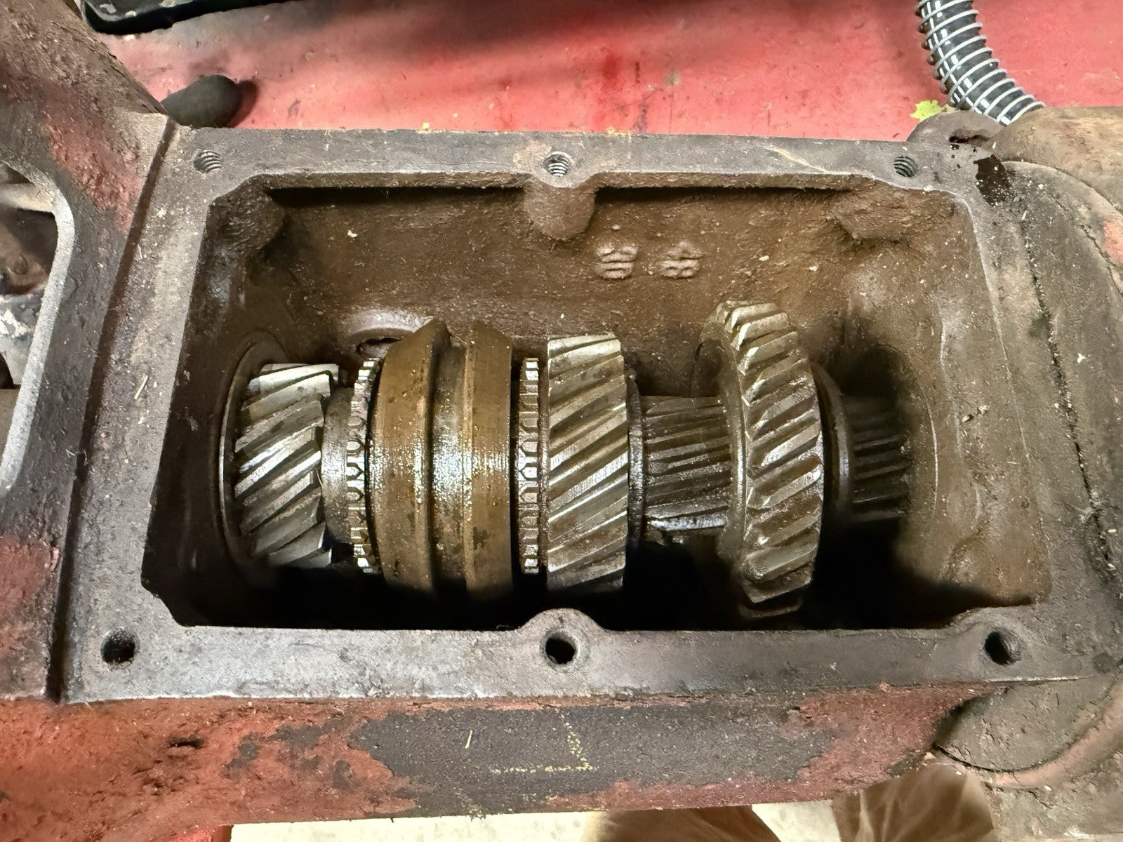 47025086