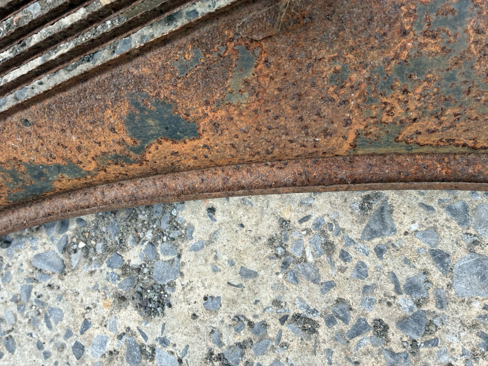 47328501