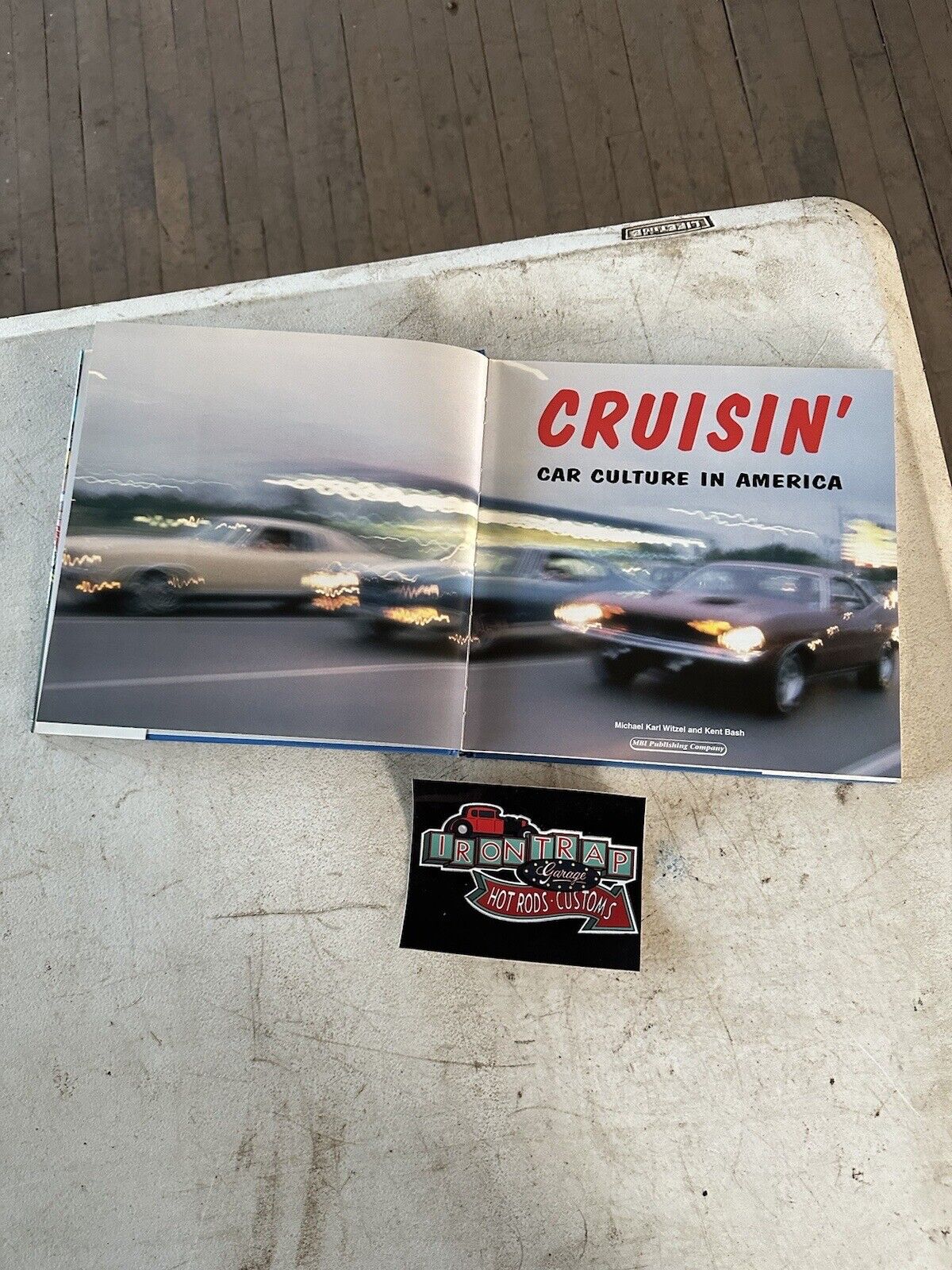 Cruisin' : Car Culture in America by Kent Bash and Michael K